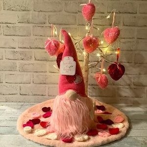 Hearts & Kisses Light Up Hot Pink Valentine Gnome